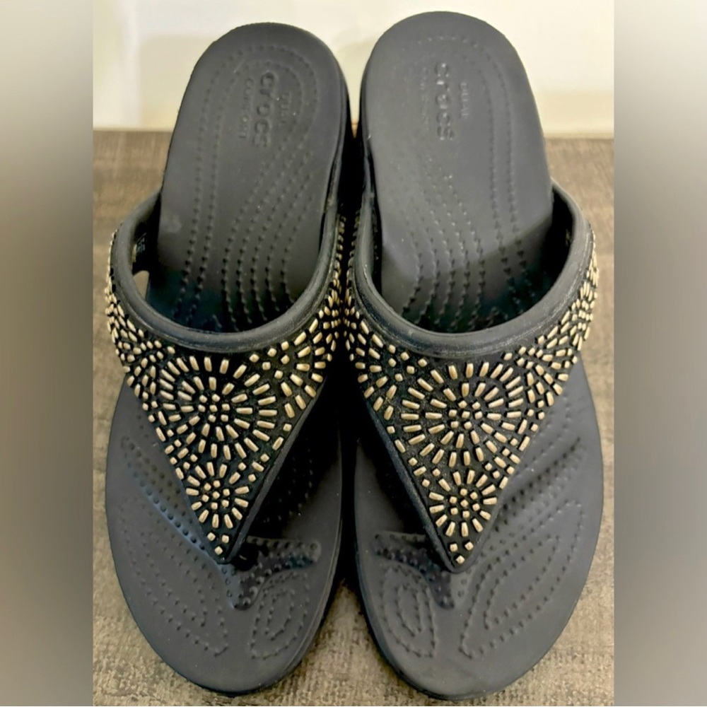 Crocs Black Monterey Diamante Embellished Wedge, Toe Post - Like New - Sz W-8